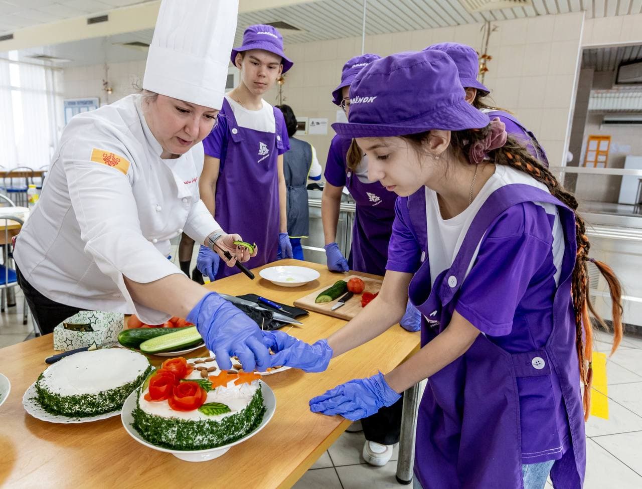 Обед для защитников Отечества приготовили дети в ВДЦ «Орленок»