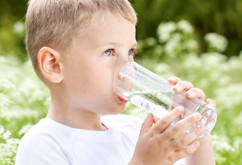 О важности питьевого режима для ребенка