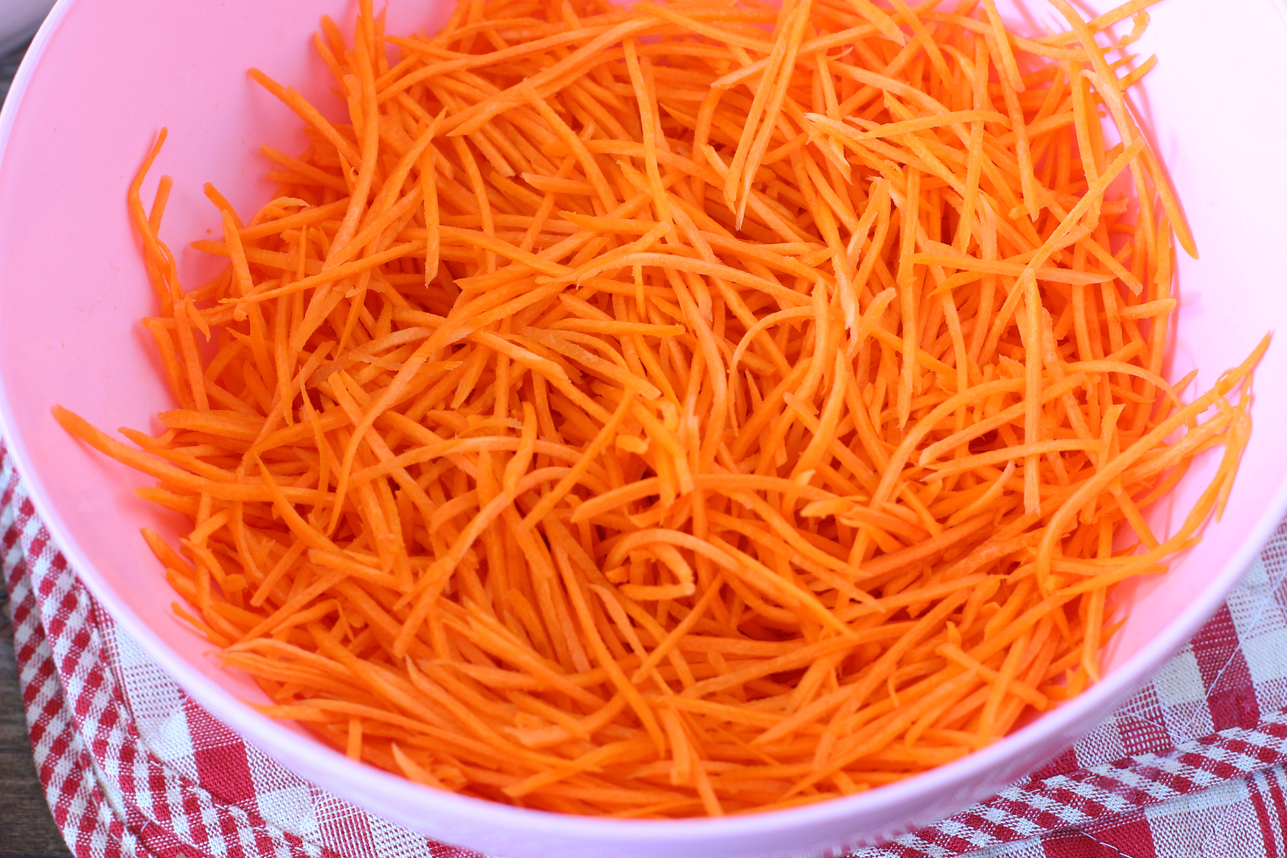 Нарезка моркови соломкой