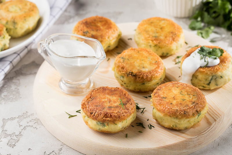 Картофельные медальоны из пюре в духовке