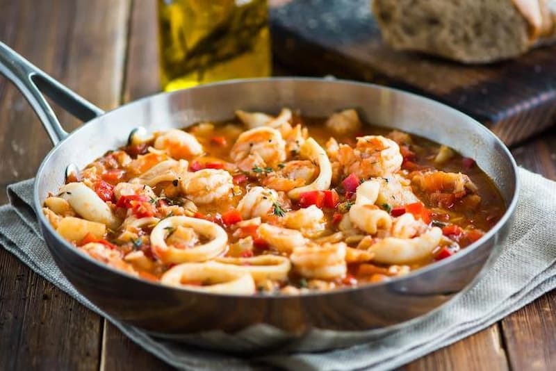 Рагу из кальмаров с овощами