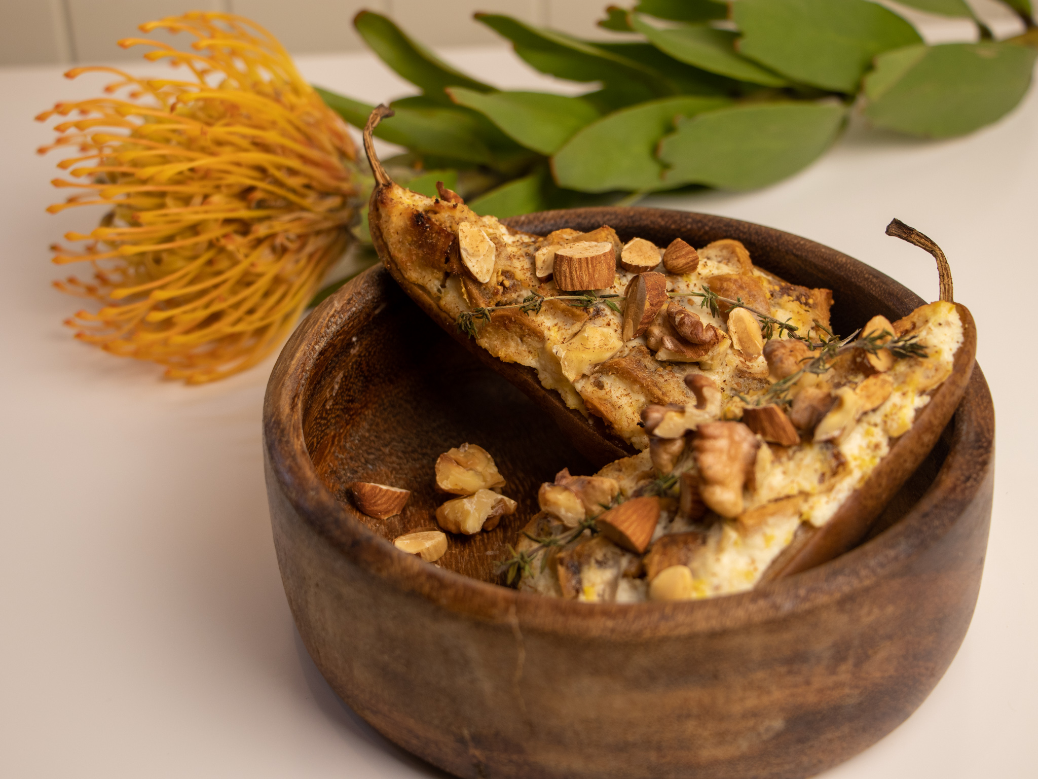 Груши, запеченные с творогом