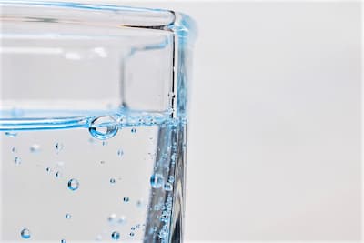 Минеральная или обычная – какую воду выбрать