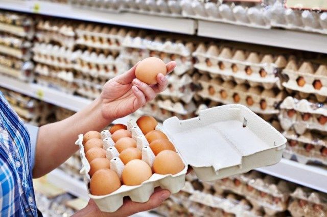 Ведущие «Формулы еды» на «России-1» научат выбирать самые вкусные и полезные куриные яйца
