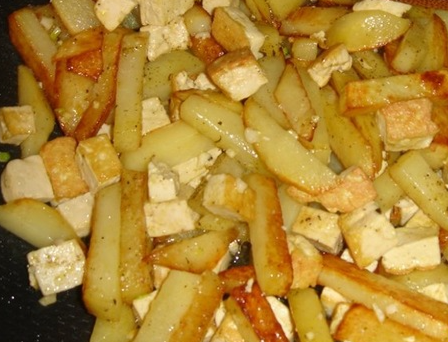 Жареный картофель с тофу