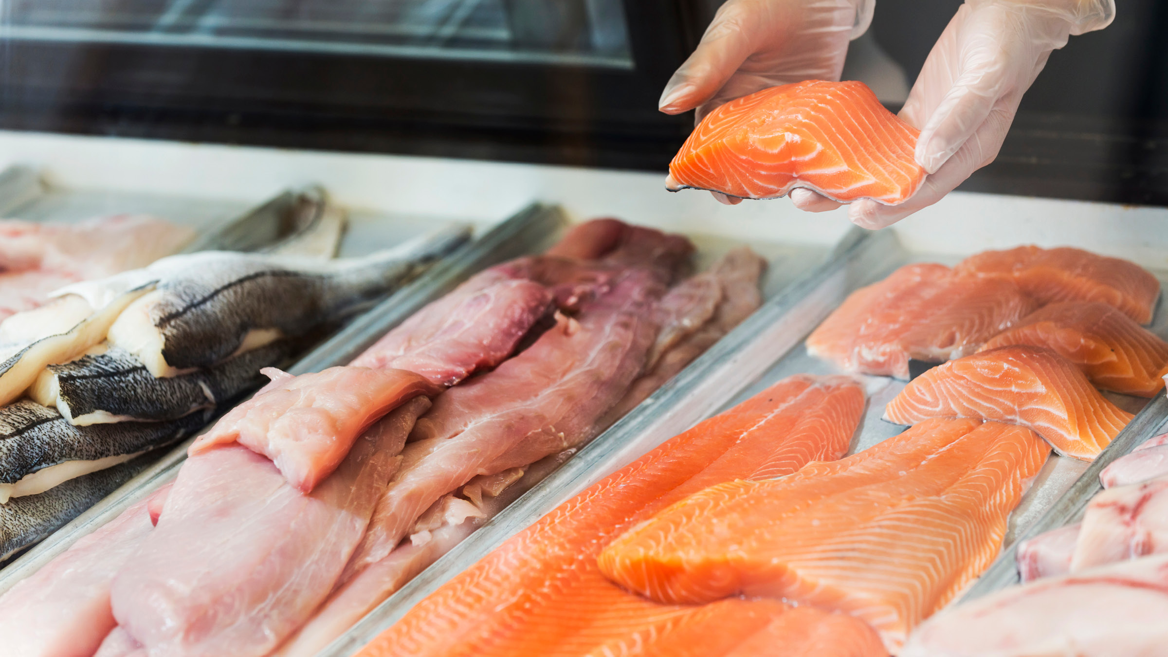 Как правильно выбрать рыбу в магазине? 