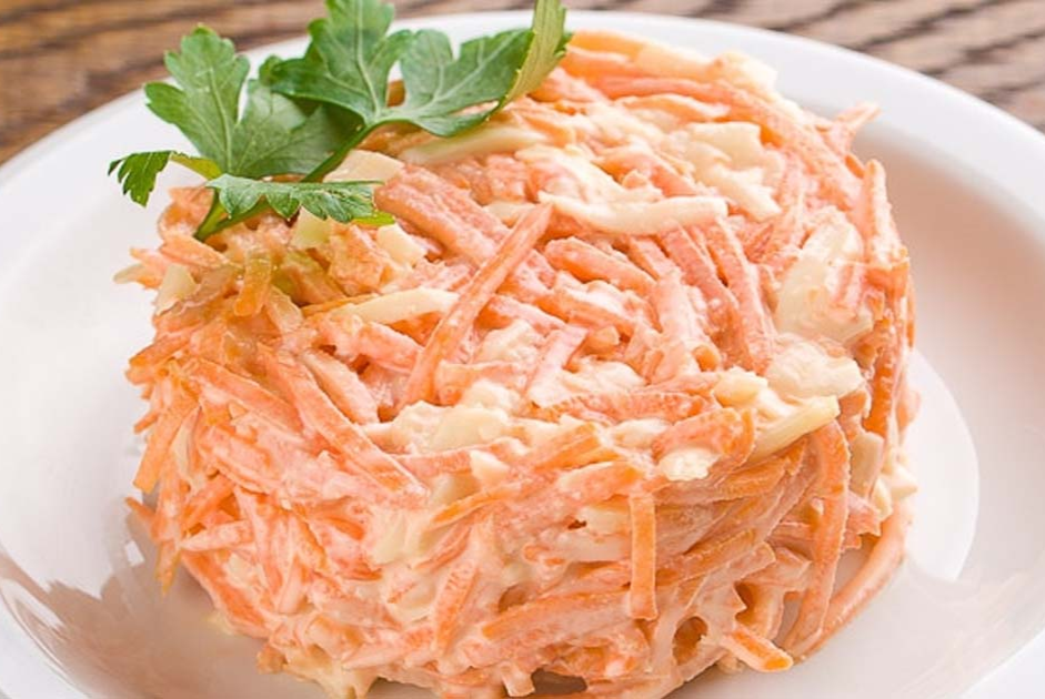 Морковный салат с кинзой и чесноком