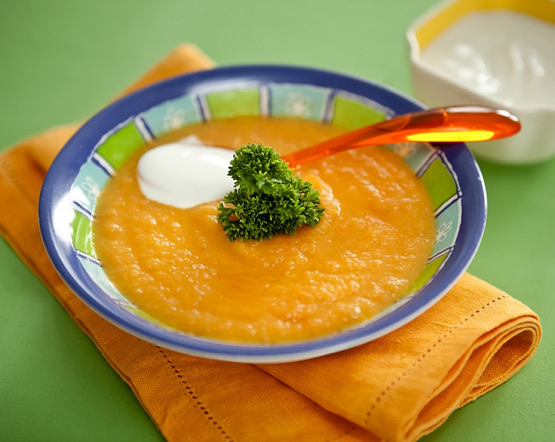 Готовим витаминный суп-пюре из яблок и моркови  