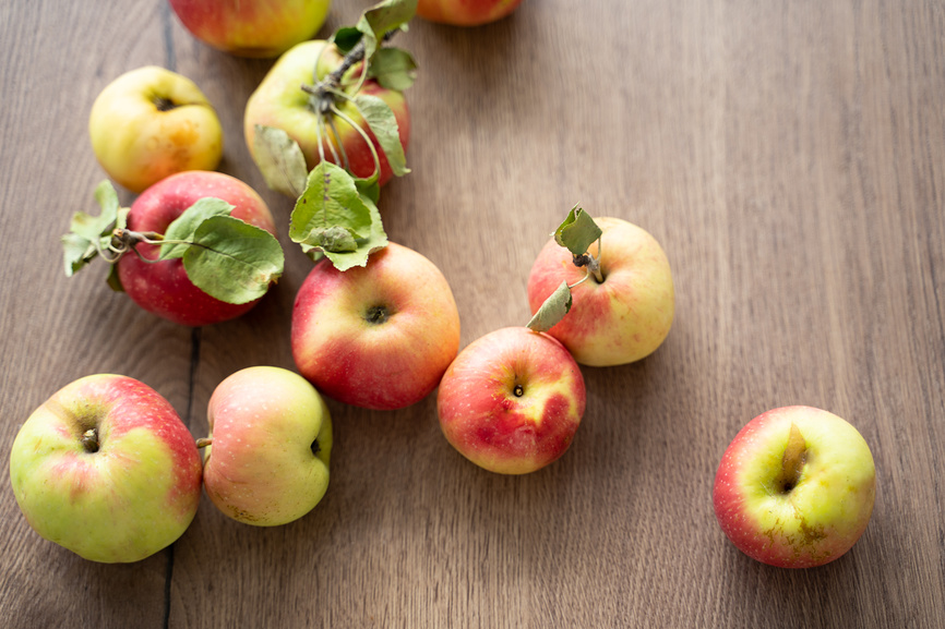 Диетолог рассказала о пользе яблок при похудении