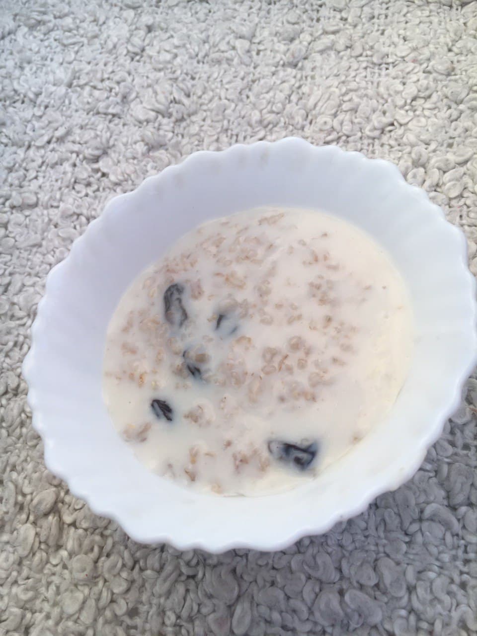 Готовую кашу лучше подержать еще минут 10 – 15 под закрытой крышкой и только потом подавать на стол. Тогда она достигнет идеальной консистенции.