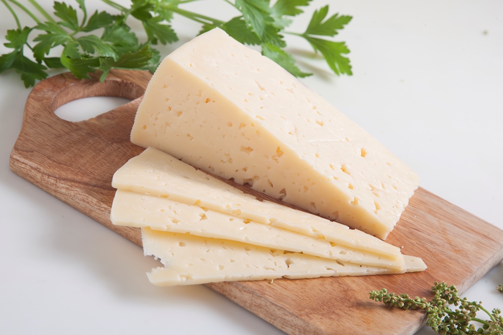 «Формула еды»: российский сыр – простой и полезный перекус