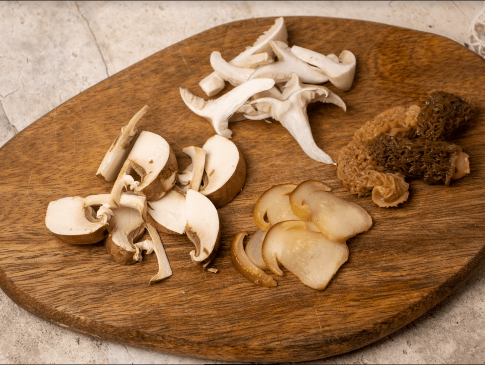 Жаркое с грибами в горшочках 4