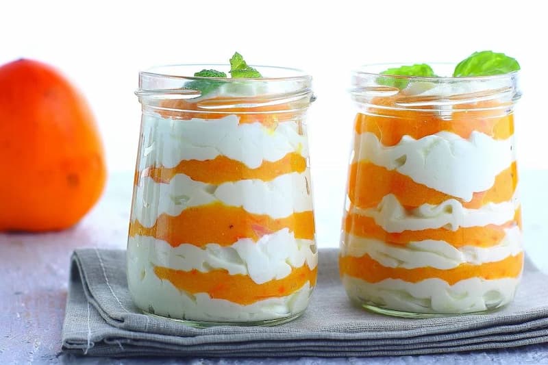Десерт с хурмой и творогом