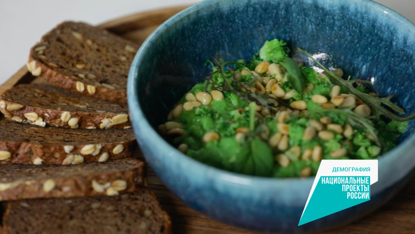 «Готовь как шеф»: хумус из брокколи