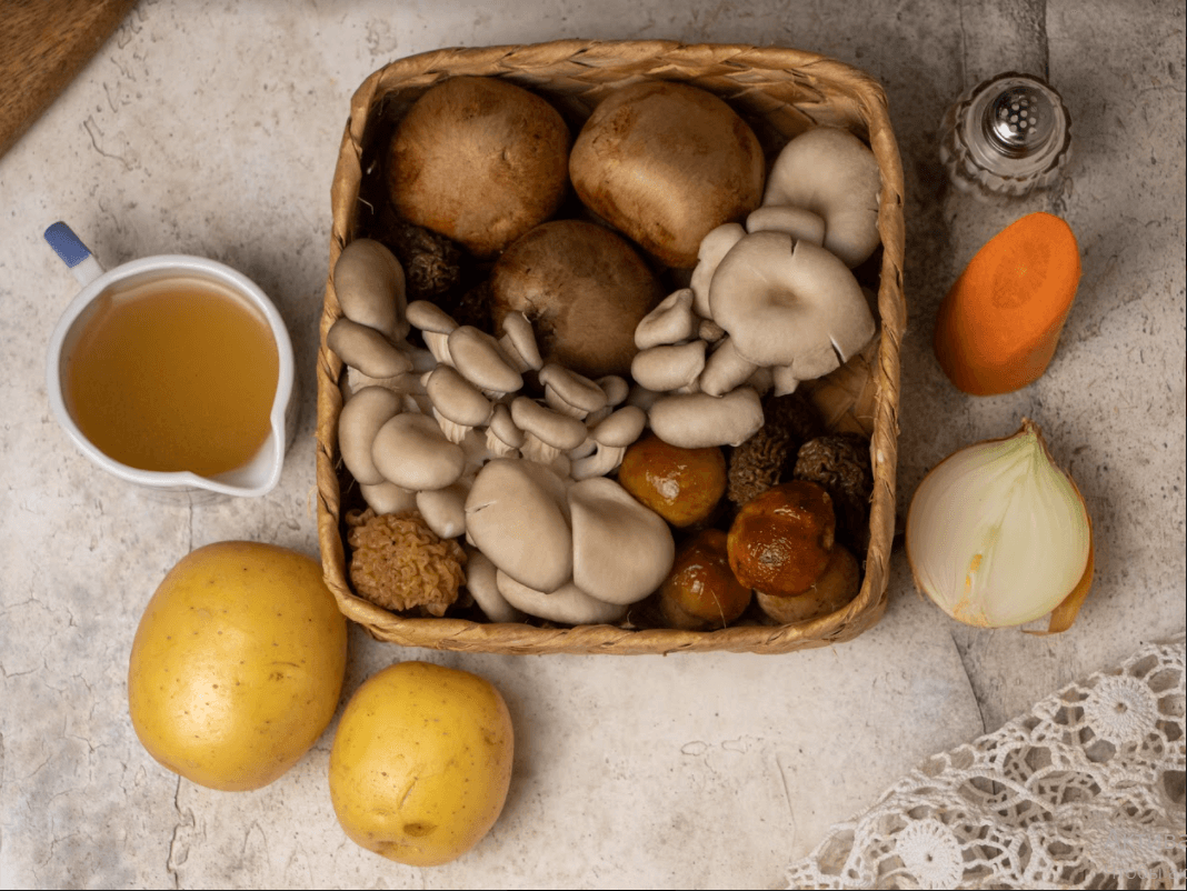 Жаркое с грибами в горшочках 1