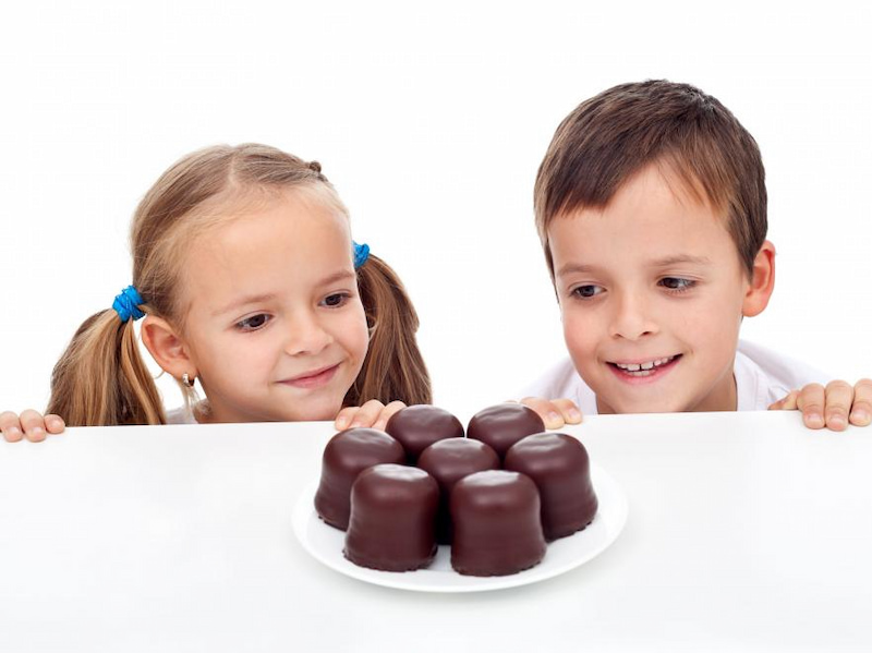 Сладости: давать нельзя отбирать 