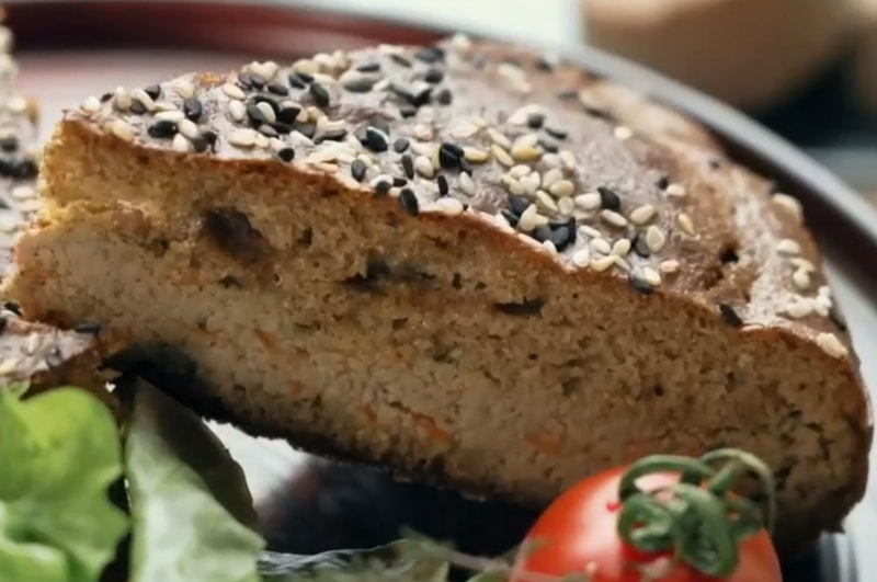 Фирменный рецепт от «Формулы еды»: пирог из ливерной колбасы
