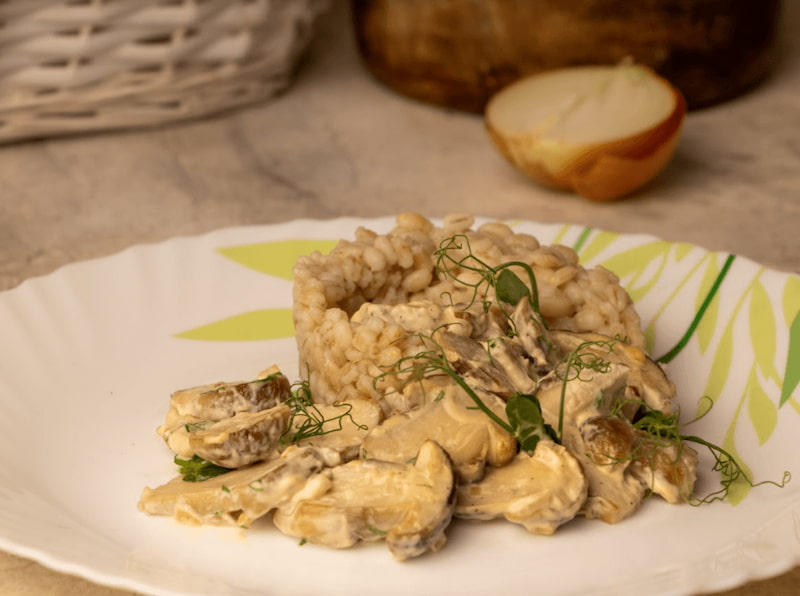 Перловка с белыми грибам