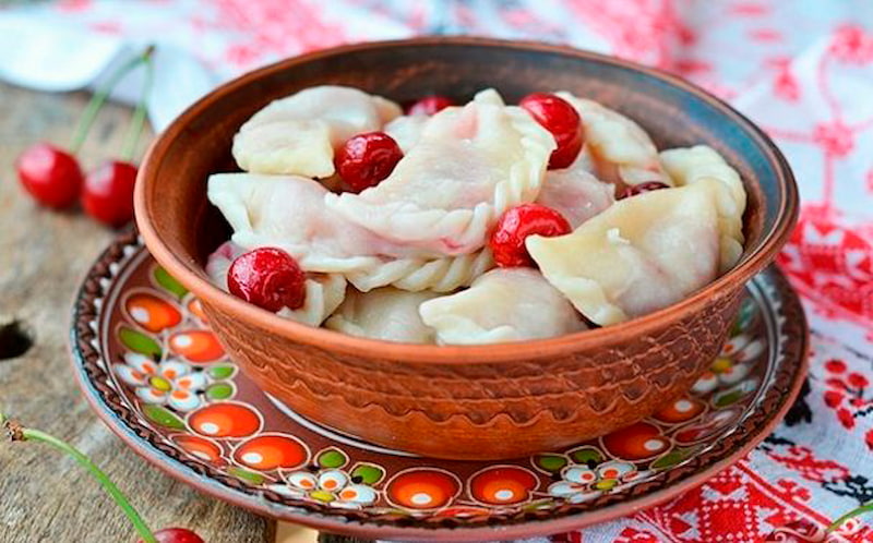 Вареники с вишней