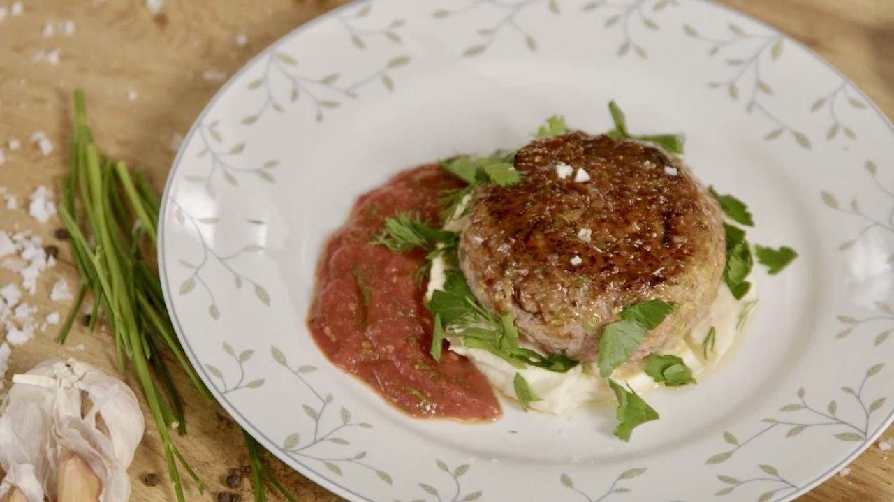 «Готовь как шеф»: котлеты с пюре из сельдерея