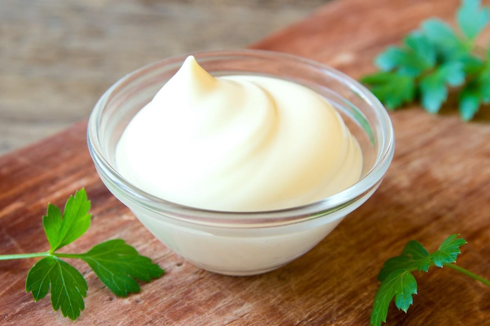 Заправить майонезом, перемешать.