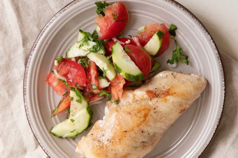 Кармашки из куриной грудки с виноградом