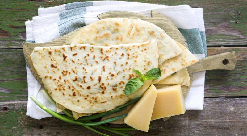 Сырные лепешки с зеленью