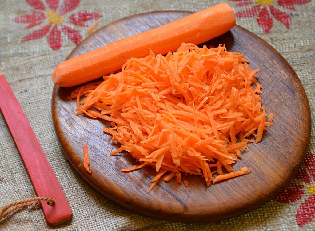 Морковь на крупной терке фото