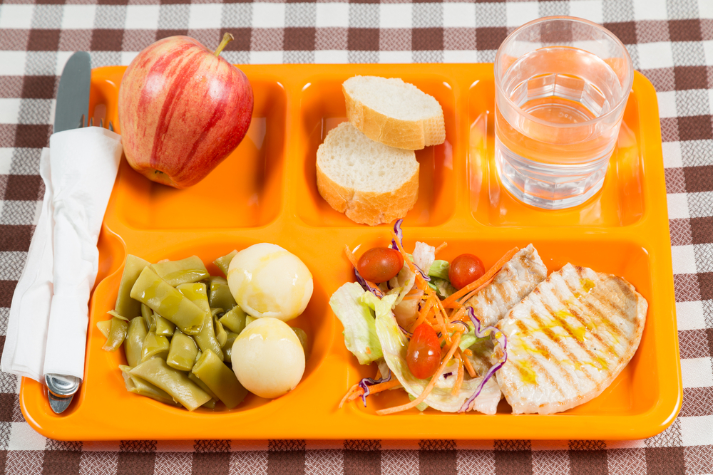 Горячее питание в школах – родительский контроль и ответственность государства