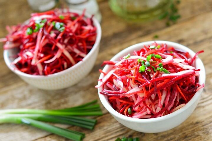 При желании, украсить свежей зеленью и сразу подавать. 