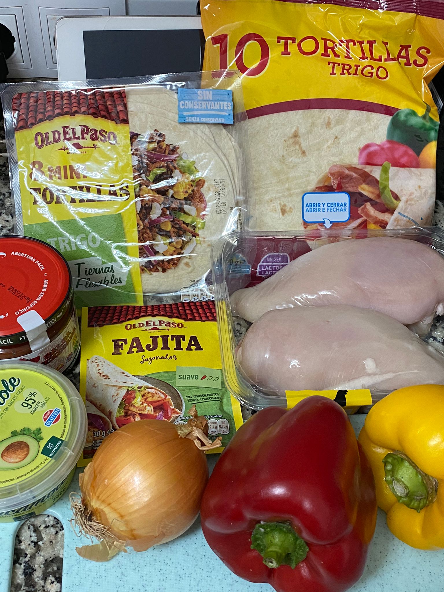 Мясо можно брать любое: курица, индейка, говядина, а можно вообще без мяса, если вы вегетарианец.