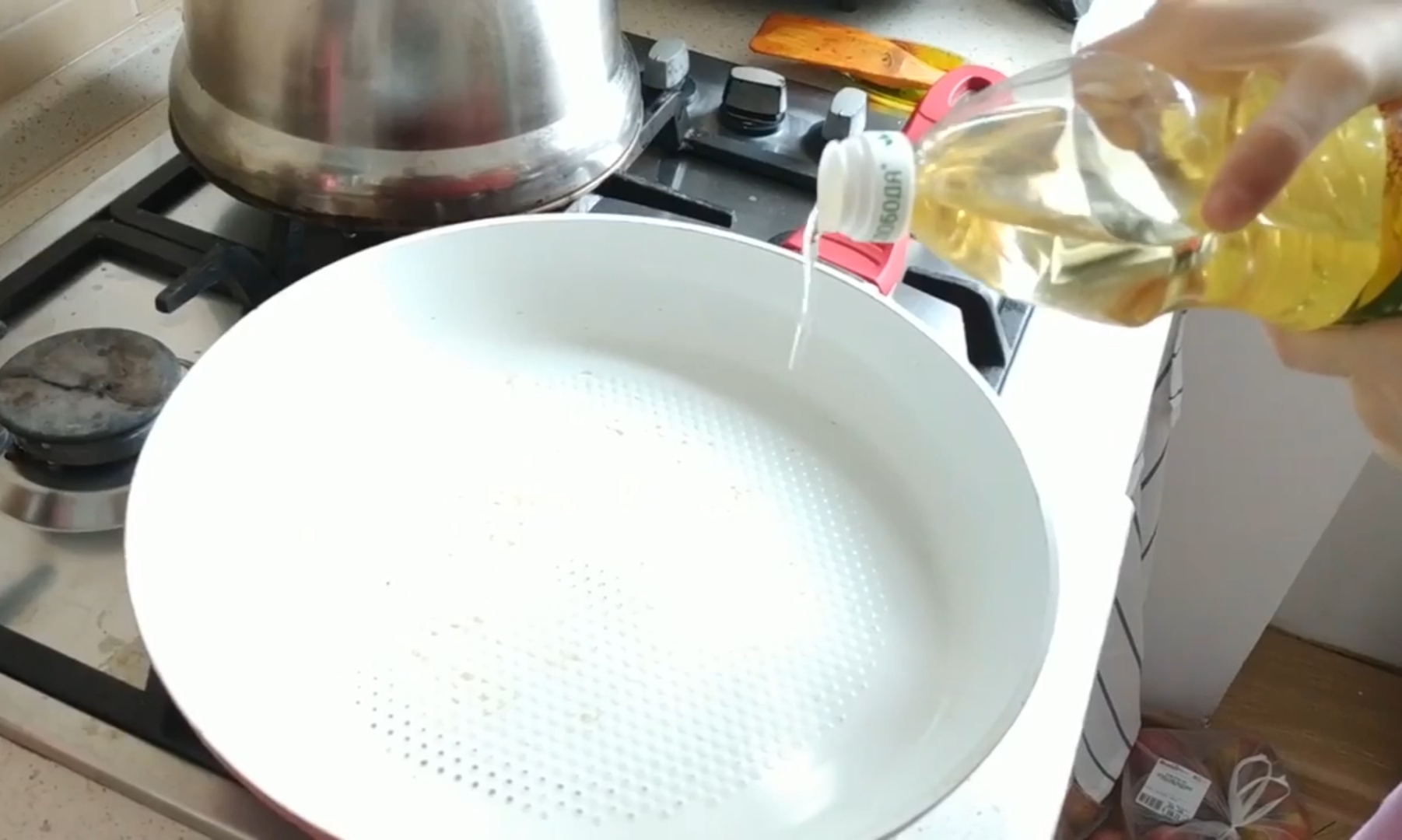 Масло на сковороду 