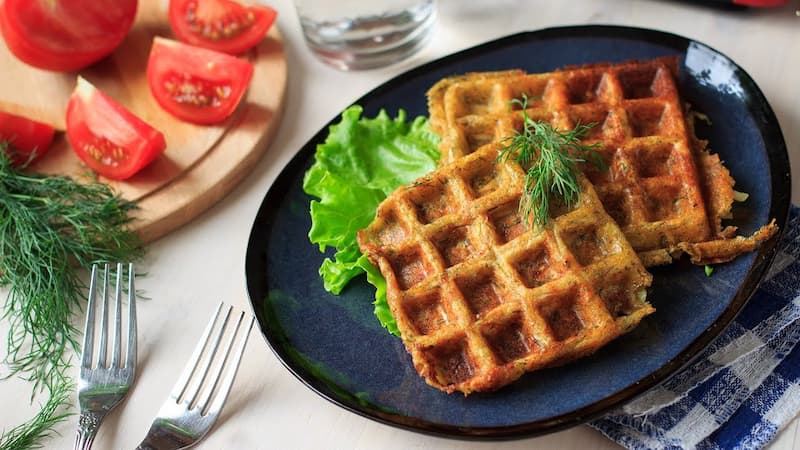 Картофельные драники в вафельнице без масла