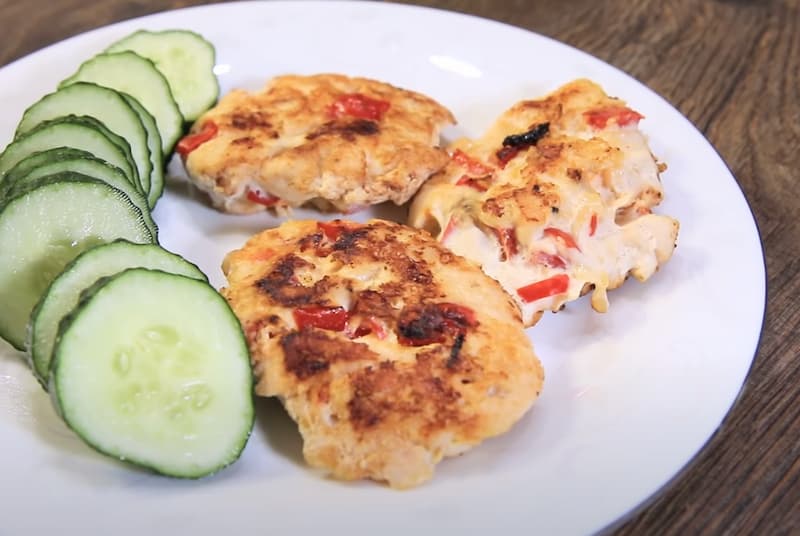 Рубленные котлетки с болгарским перцем и сыром