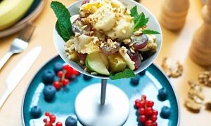 Фирменный рецепт от «Формулы еды»: фруктовый салат с мороженым
